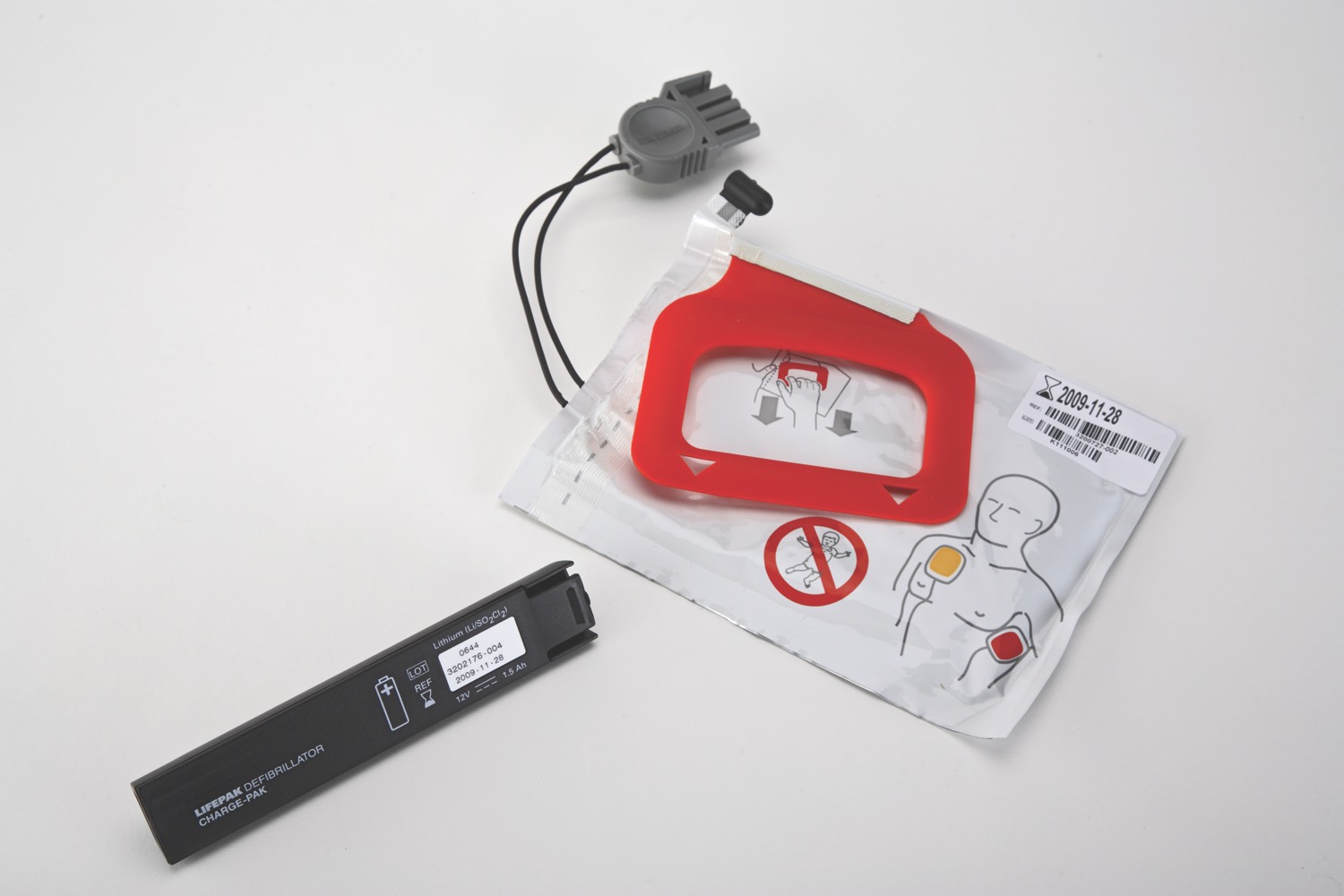 LIFEPAK® CR Plus Replacement Kit for Charge-Pak (1 set of electrodes)